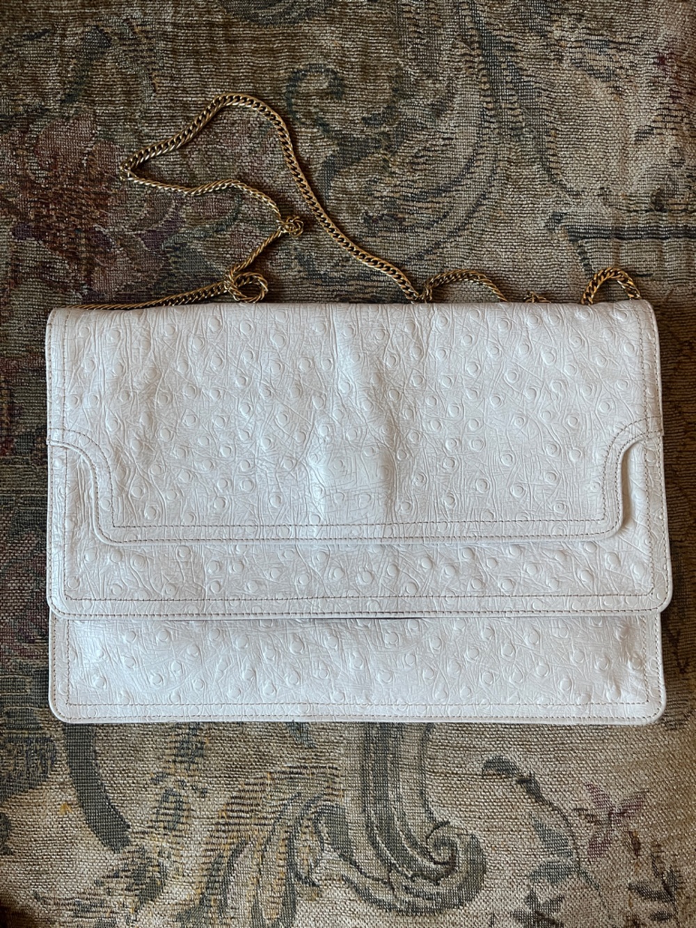 Source Unknown White Embossed Leather Shoulder Bag with Gold Chain